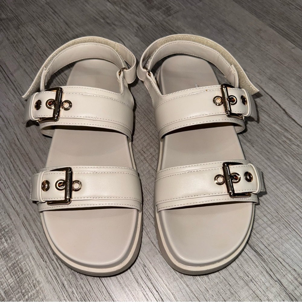 Madden Girl Sprintt Bone Double Buckle Strap Flat Sandals SPRI02J1 Womens Sz 7M
